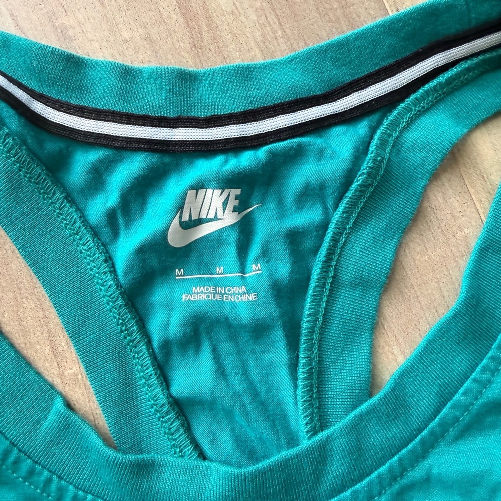 Nike Tank Tops - Picture 5 of 5